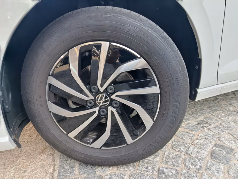 Volkswagen Polo - 7