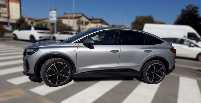 Audi Q4 - 4