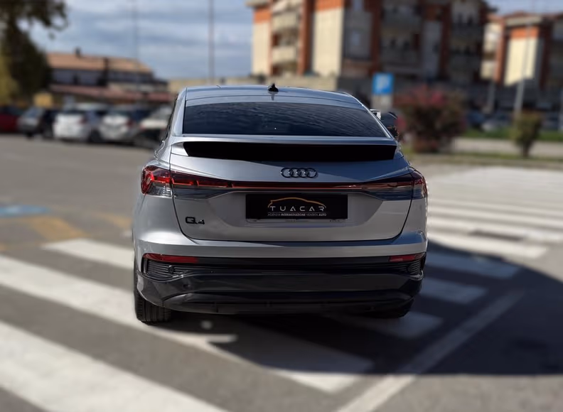 Audi Q4 - 6