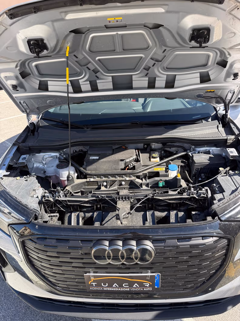 Audi Q4 - 13