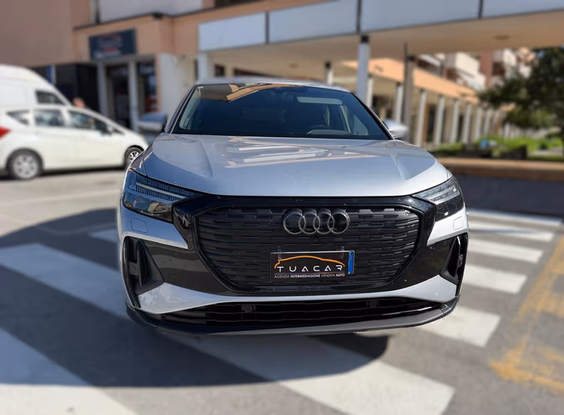 Audi Q4 - 3