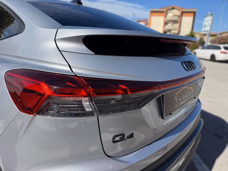 Audi Q4 - 9