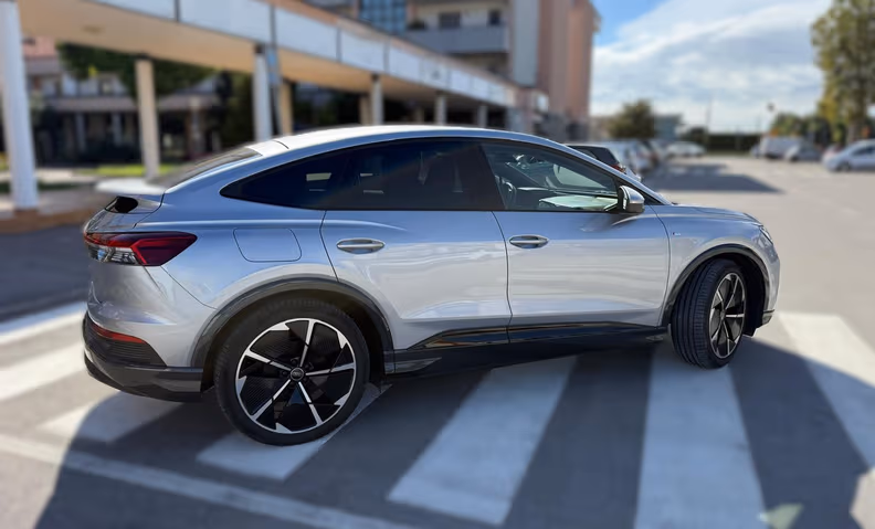 Audi Q4 - 5