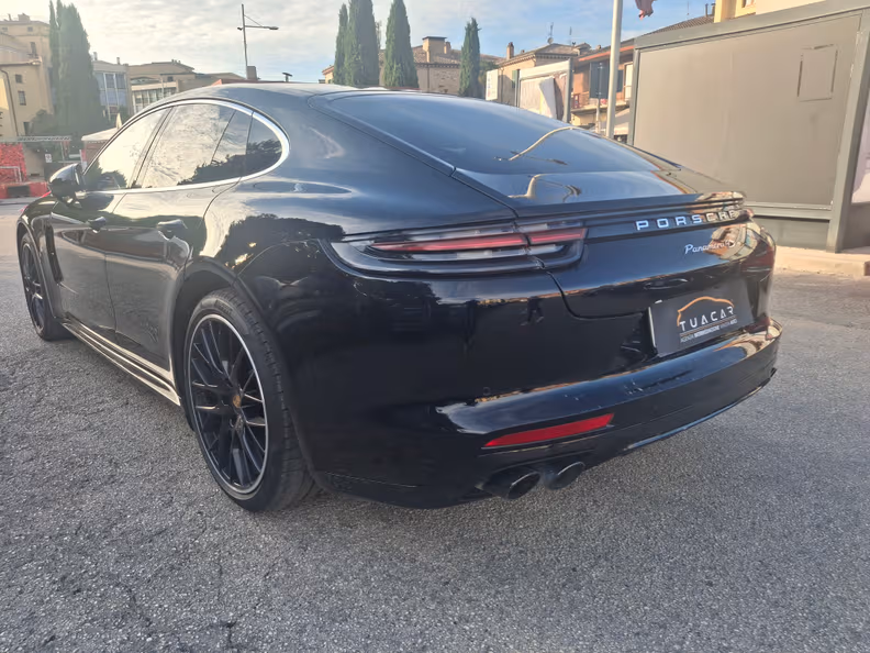 Porsche Panamera - 6