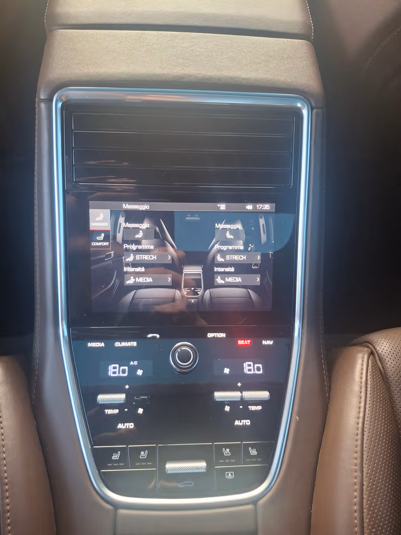 Porsche Panamera - 27