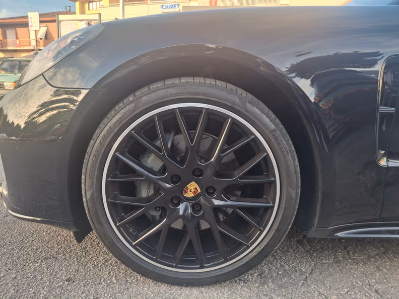 Porsche Panamera - 8