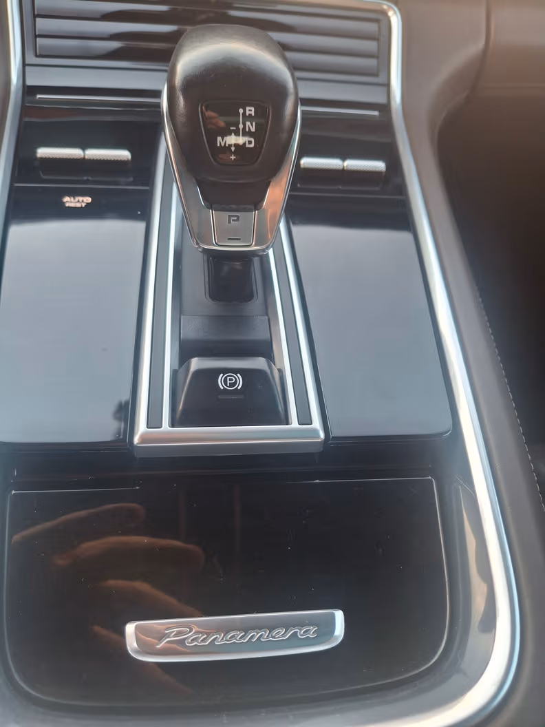 Porsche Panamera - 21