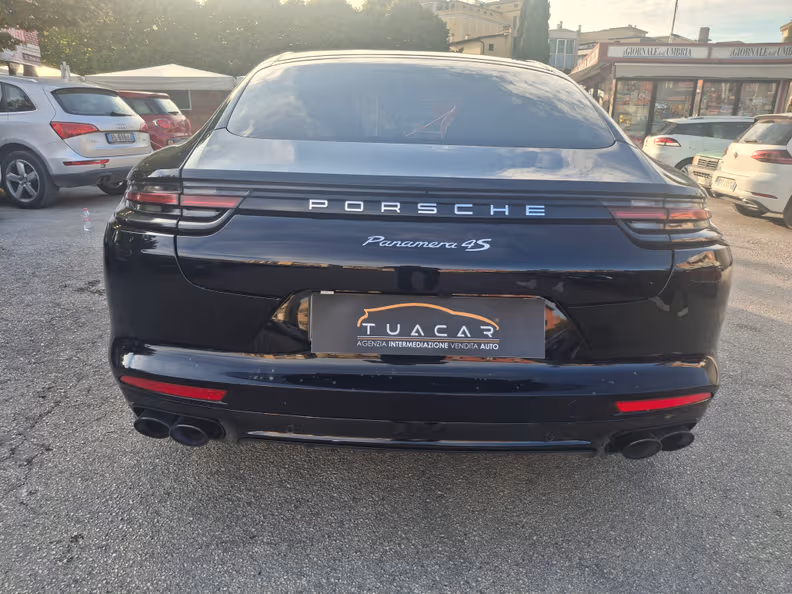 Porsche Panamera - 5