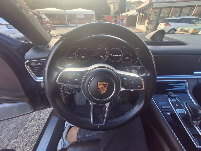 Porsche Panamera - 13