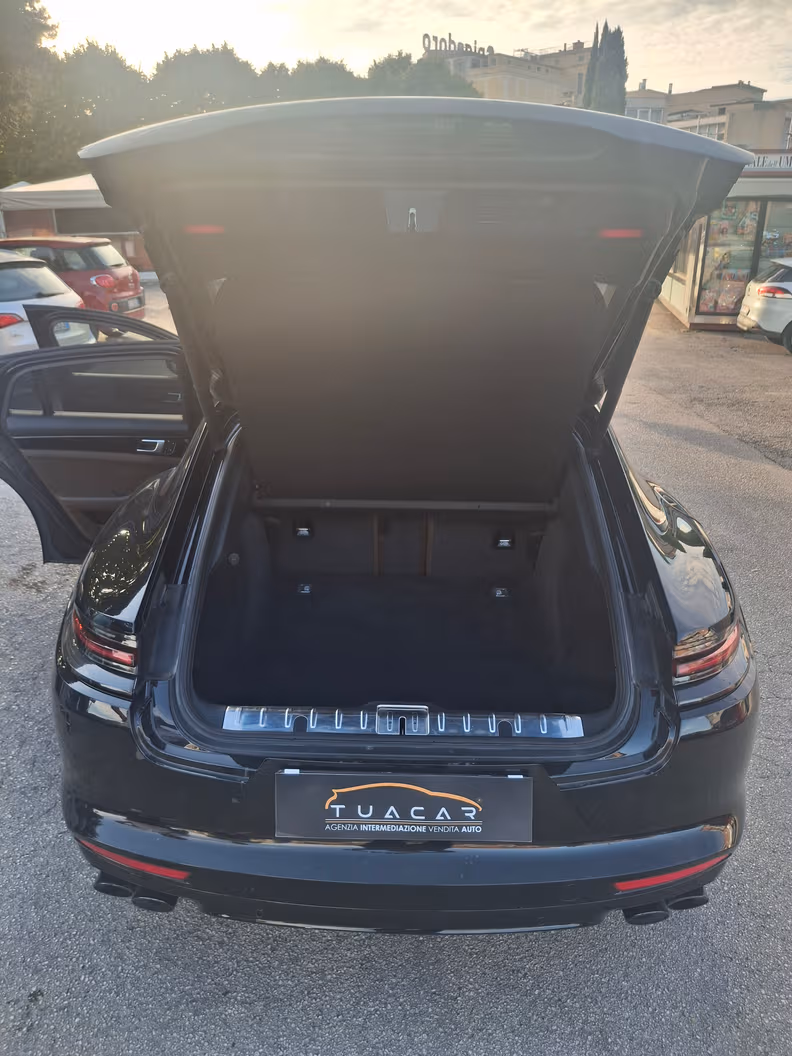 Porsche Panamera - 30