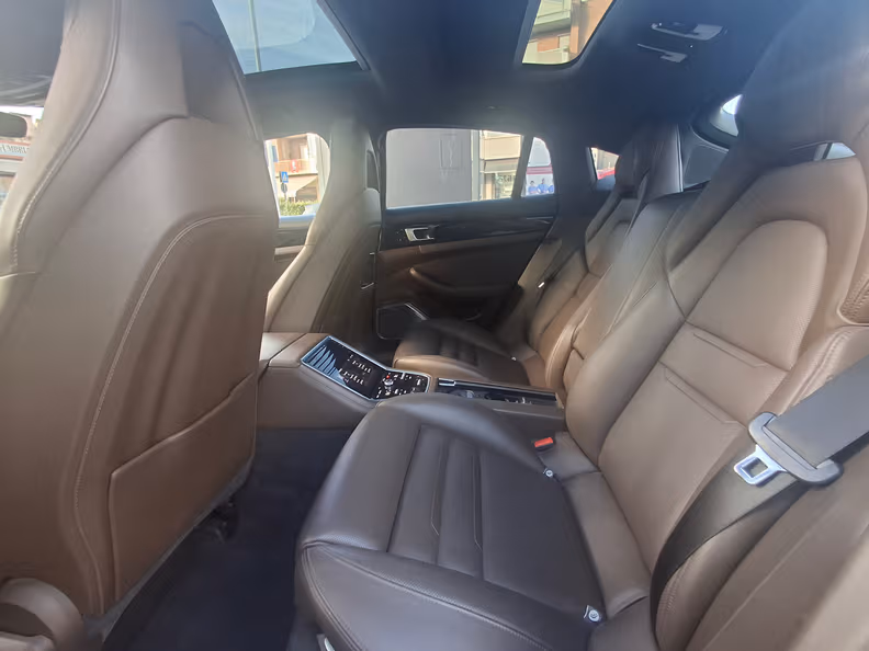 Porsche Panamera - 24