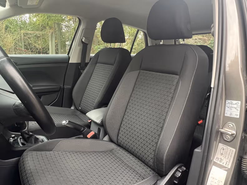 Volkswagen T-Cross - 12