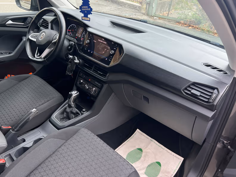 Volkswagen T-Cross - 13
