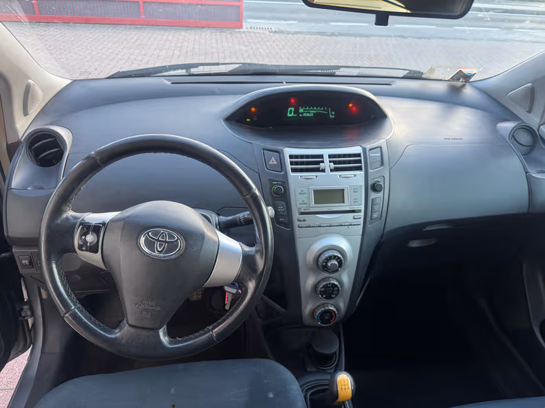 Toyota Yaris - 21