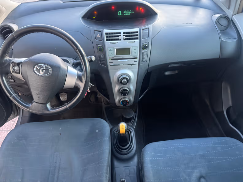 Toyota Yaris - 8
