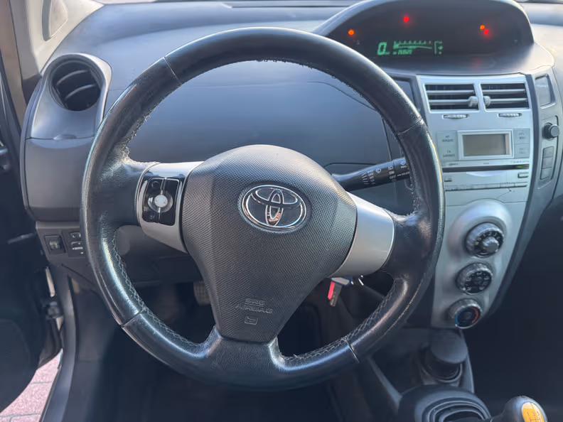 Toyota Yaris - 20