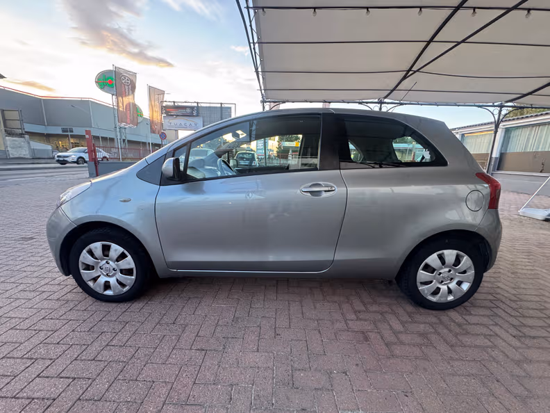 Toyota Yaris - 16