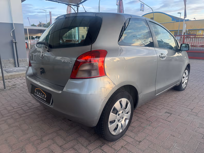 Toyota Yaris - 4