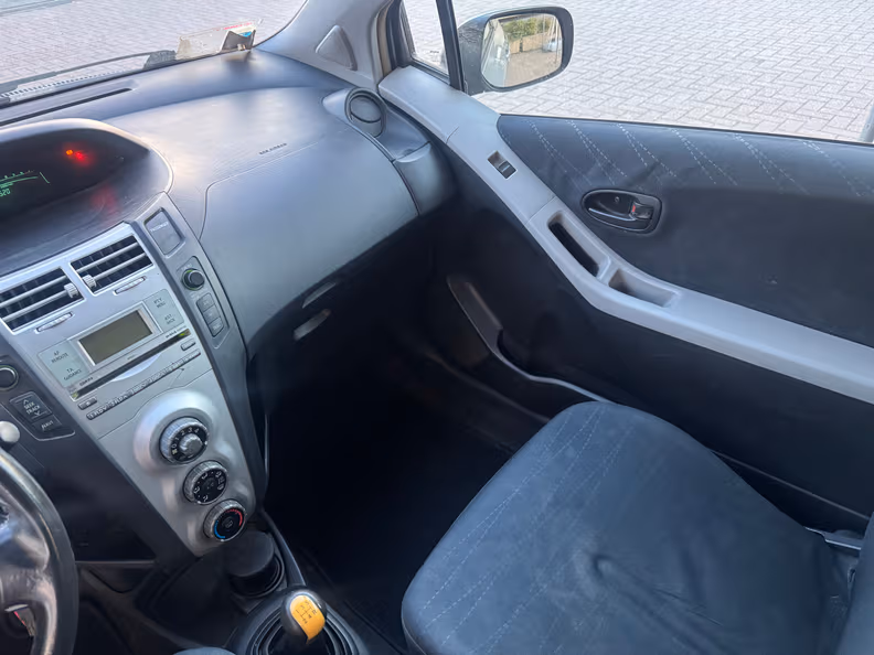 Toyota Yaris - 22