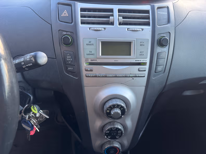 Toyota Yaris - 11
