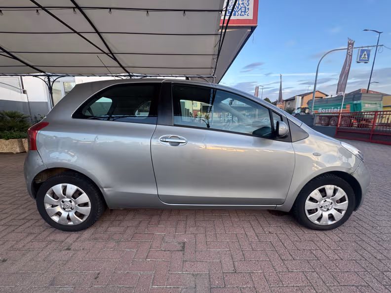 Toyota Yaris - 17