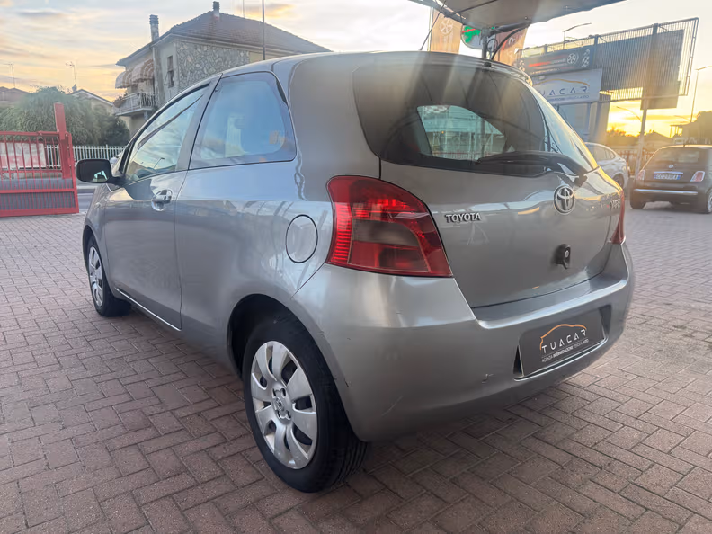 Toyota Yaris - 6