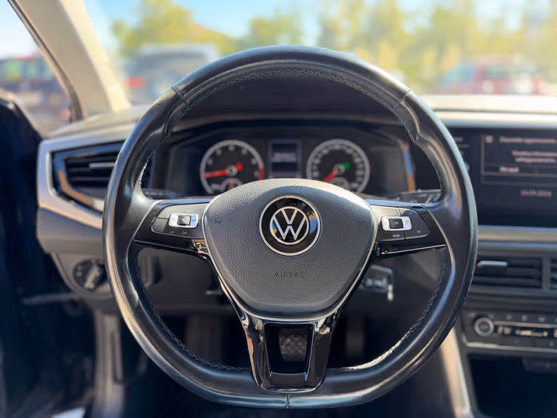 Volkswagen Polo - 11
