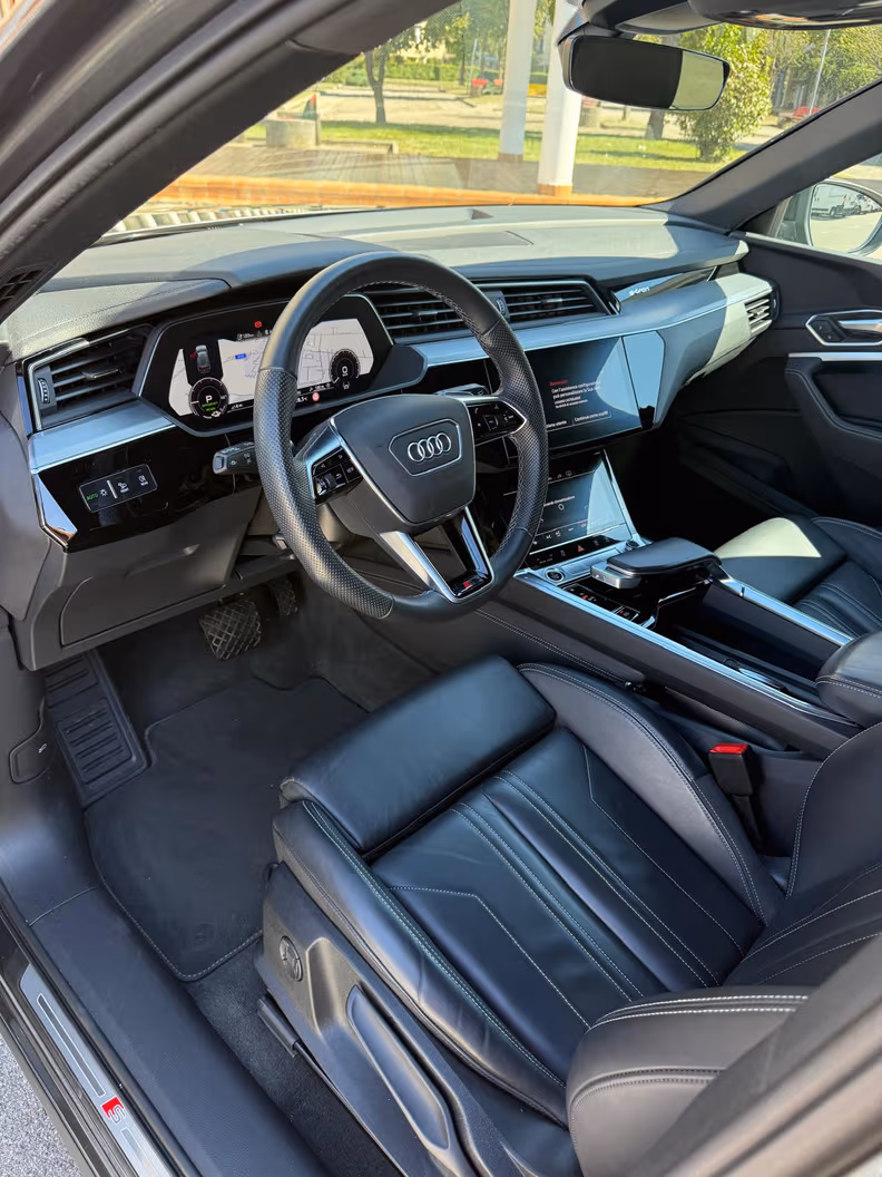 Audi e-tron - 15