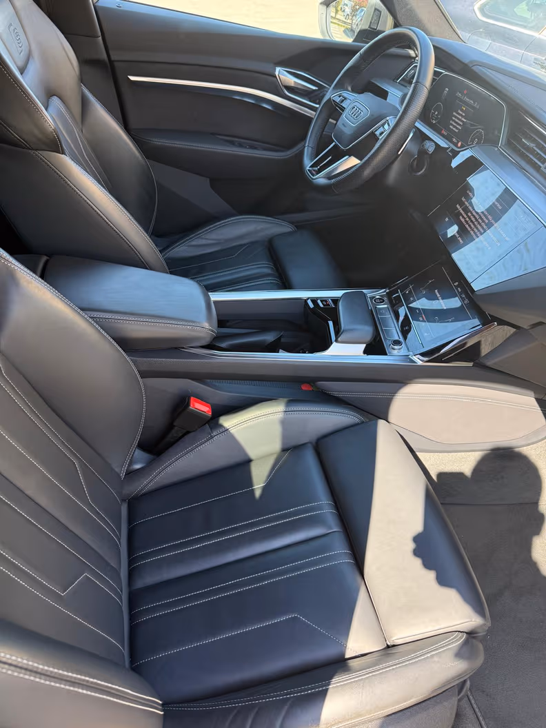 Audi e-tron - 16