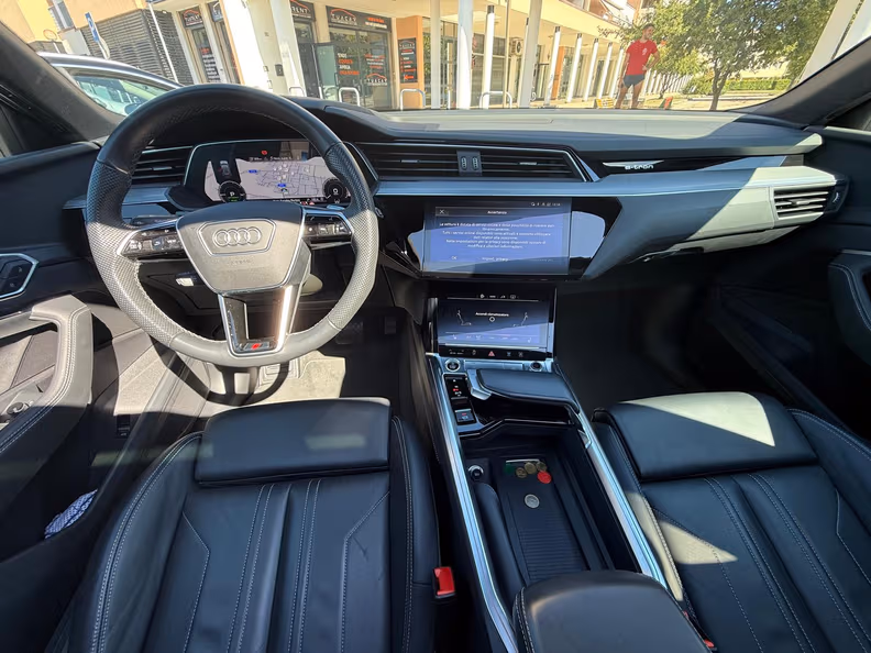 Audi e-tron - 31