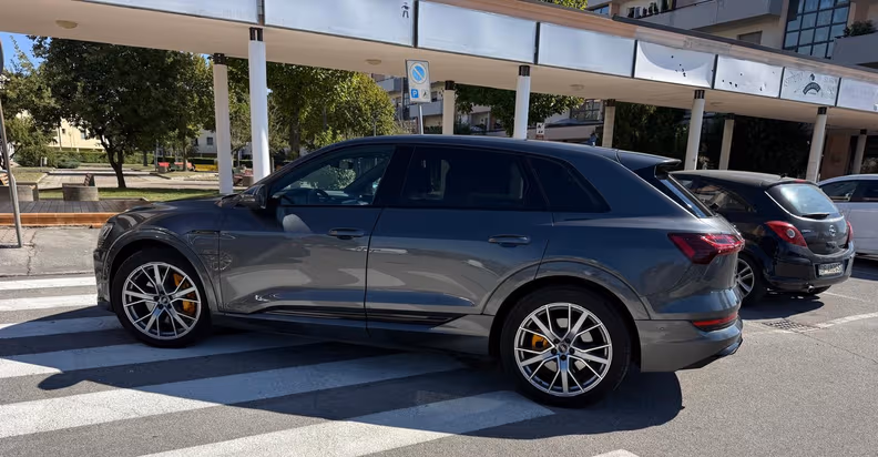 Audi e-tron - 7