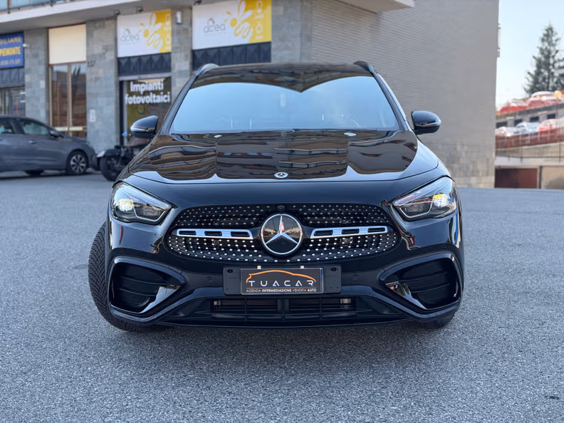 Mercedes-Benz GLA - 2
