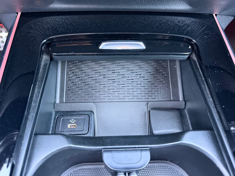 Mercedes-Benz GLA - 24