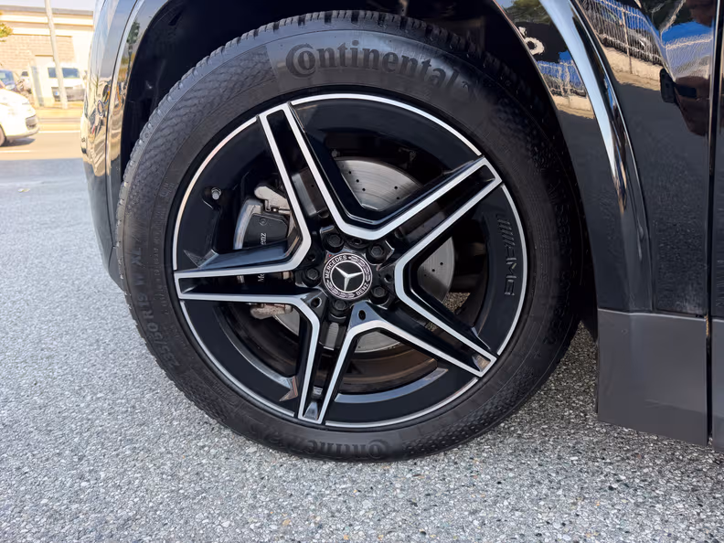 Mercedes-Benz GLA - 47