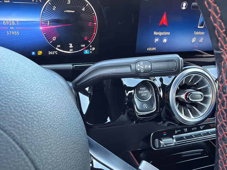 Mercedes-Benz GLA - 21