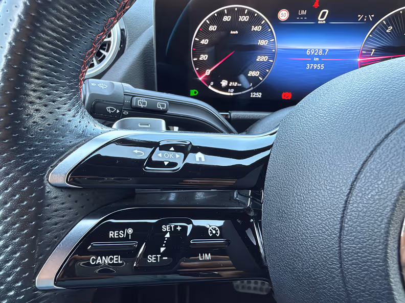 Mercedes-Benz GLA - 18