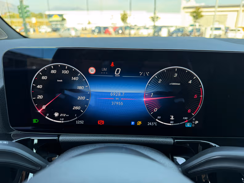 Mercedes-Benz GLA - 15