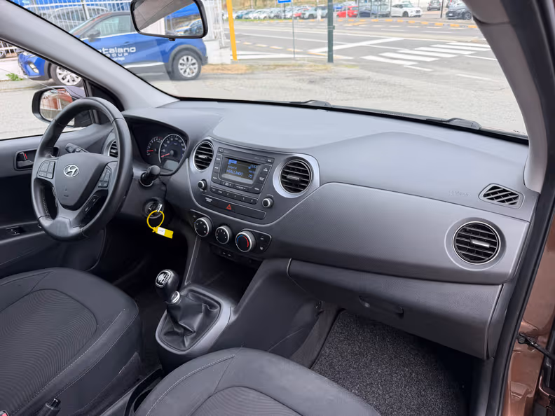 Hyundai i10 - 10