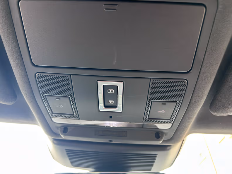 Jaguar E-Pace - 36