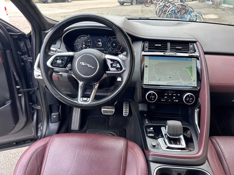 Jaguar E-Pace - 14
