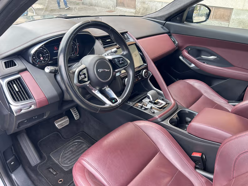 Jaguar E-Pace - 11