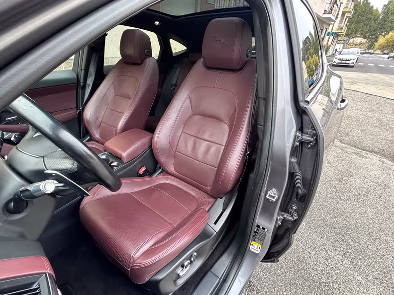 Jaguar E-Pace - 7