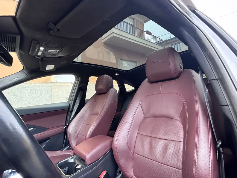 Jaguar E-Pace - 25