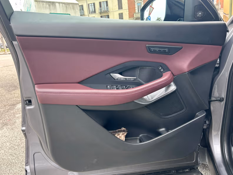 Jaguar E-Pace - 24