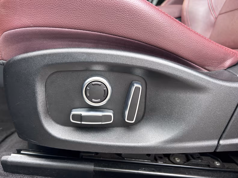 Jaguar E-Pace - 23