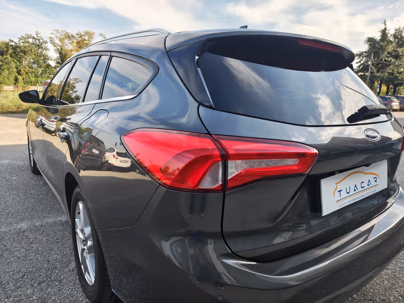 Ford Focus - 11