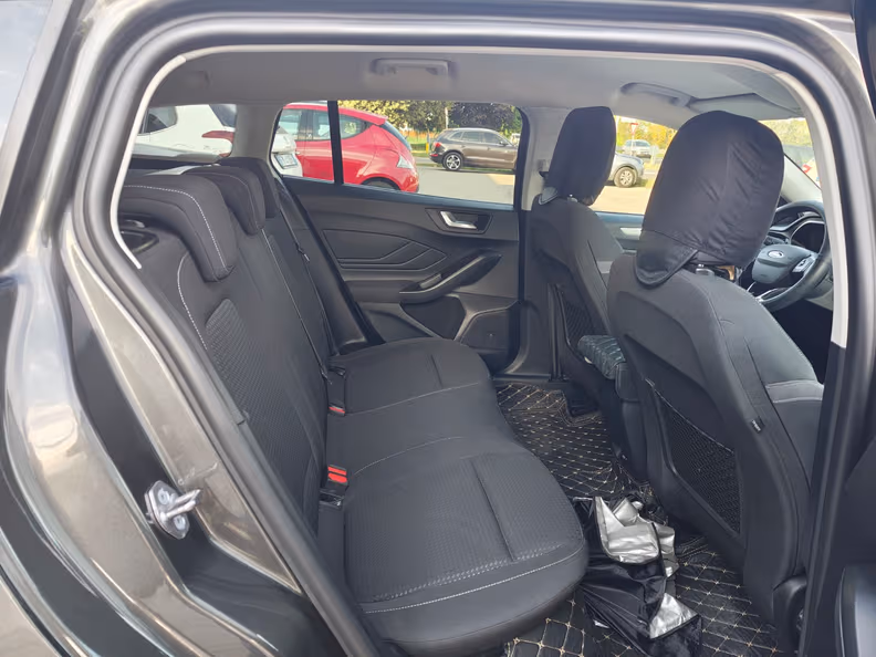 Ford Focus - 25