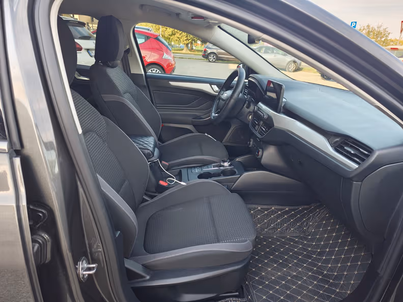 Ford Focus - 23