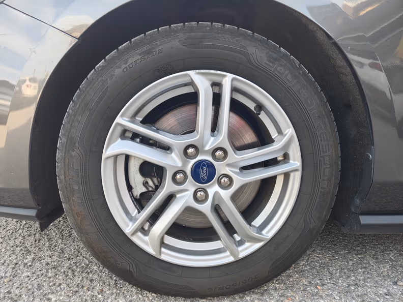 Ford Focus - 10