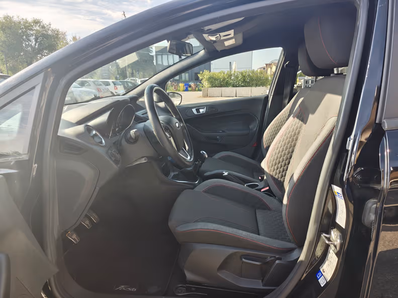 Ford Fiesta - 15